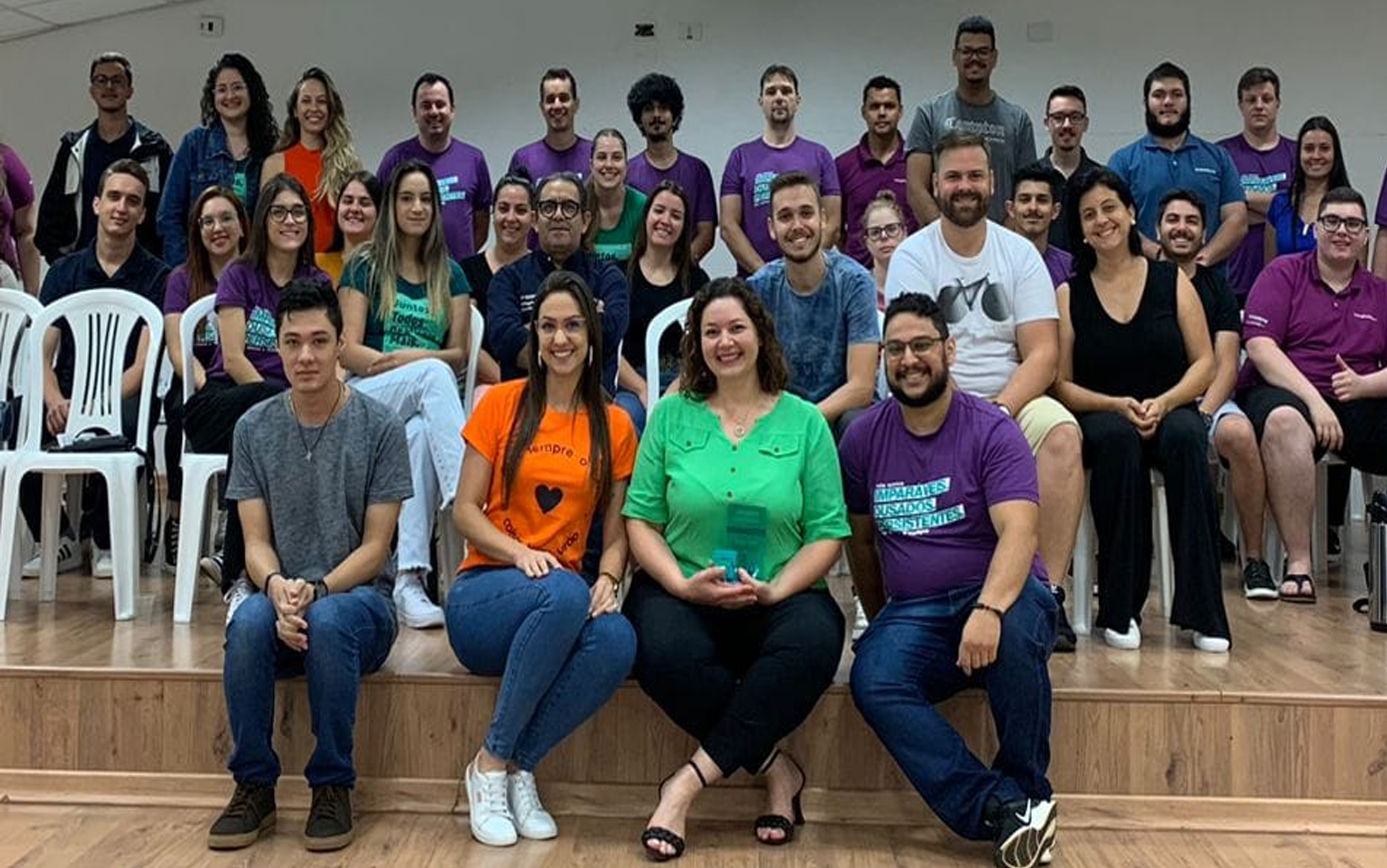 Fotos de Palestras e Eventos da Psicóloga Regiane Roth